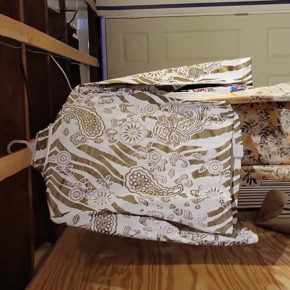 Gold & White Jacket - Picture 2 of 2